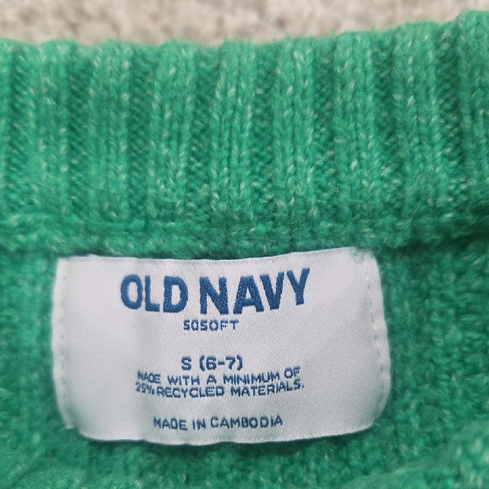 Old Navy Green Sweater with LOVE Design - Picture 4 of 5